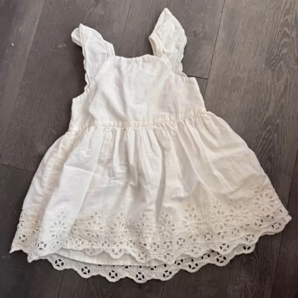 New-Baby Gap White Eyelet Dress 18-24 Months
